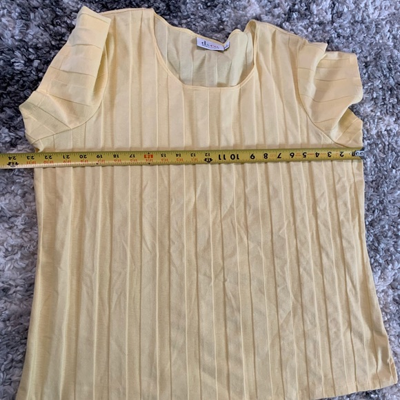 Denim & Co. Women’s Yellow Top size IX - Picture 13 of 13